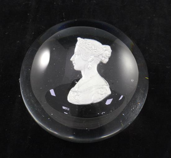 A young Queen Victoria sulphide portrait paperweight, c.1840, 6.5cm